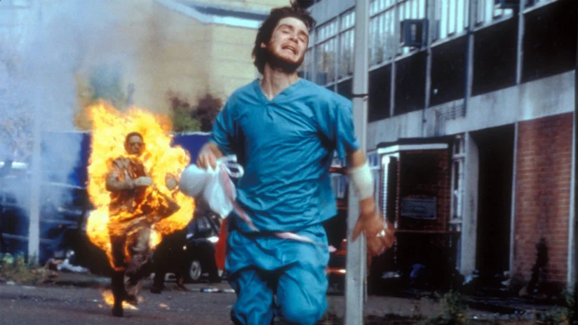Cillian Murphy bị zombie rượt đuổi trong 28 Days Later (2002)